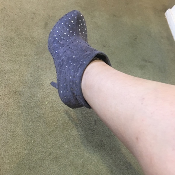 High heeled embellished platform booties - Picture 5 of 5